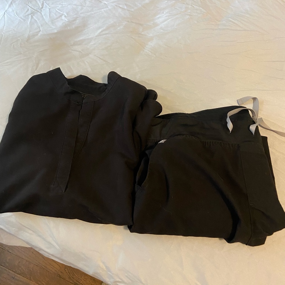 FIGS black Rafaela top and jogger bottoms.